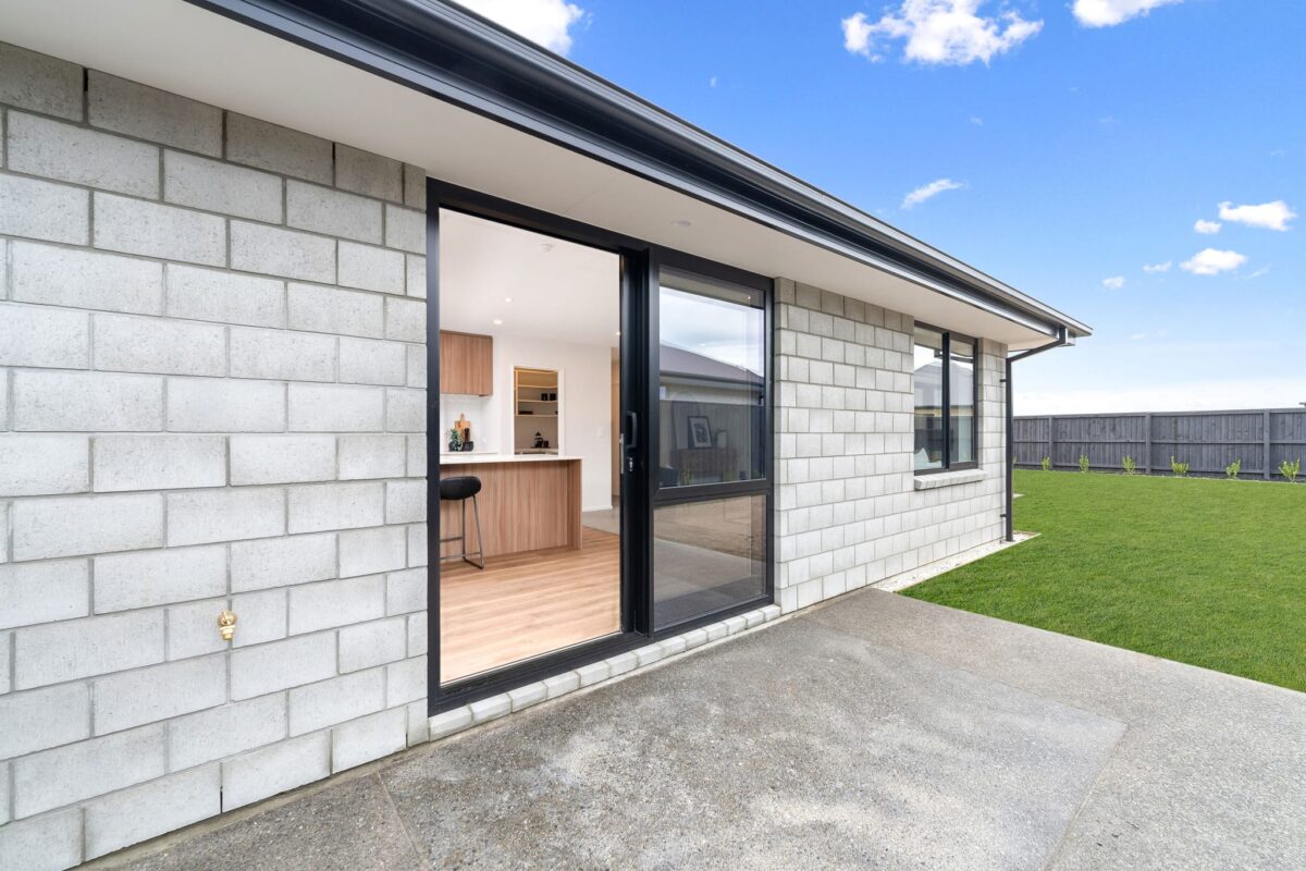 mcrae_builders_project_12_vista_crescent_rolleston_21