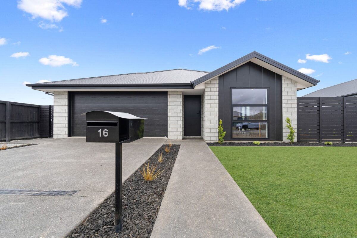 mcrae_builders_project_12_vista_crescent_rolleston_22